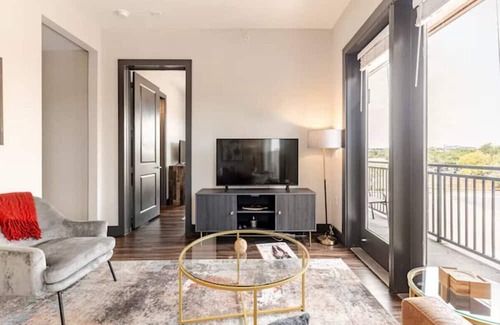 North Burnet Apartment | Charming 2-bedroom Cozy apartment with fitness room and AC in wonderful Austin