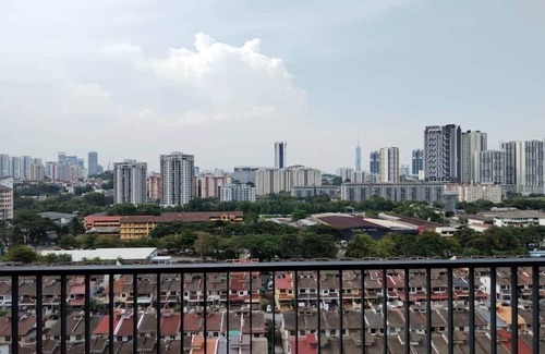 Kuala Lumpur Condo | Corner unit 3R3B2cp condo, 550 sf terrace/balcony and AC in Kuala Lumpur