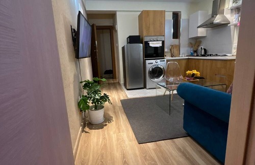 Kileleshwa Apartment | Chic 1-bedroom apartment in Nairobi with fitness room near CBD-Moon valley
