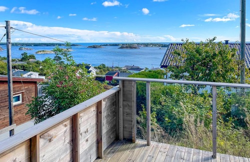 Kolbjørnsvik House | Lovely home in Sandviga with house sea view
