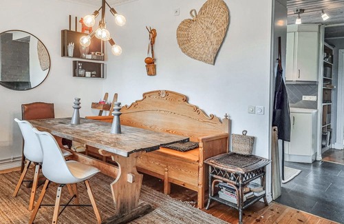 Mellerud O House | Nice home in Köpmannebro with private swimming pool, can be inside or outside