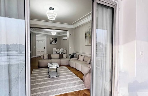 Al Manial Apartment | Luxury 5-Star 3BR Nile View Apartment in Cairo