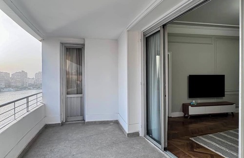 Al Manial Apartment | Luxury 5-Star 3BR Nile View Apartment in Cairo