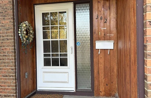 Saskatoon House | Beautiful spacious cozy private basement suite