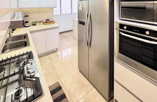 Petare Apartment | Luxury & Location, Beautiful & Spacious Apt in Altamira