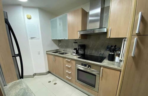 Chacao Apartment | Location & Style, Spacious Apartment in El Rosal, CCS