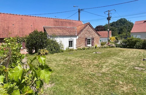 Forest-l'Abbaye House | Country House 'La Rose De Forest-l'Abbaye' with Private Garden and Wi-Fi
