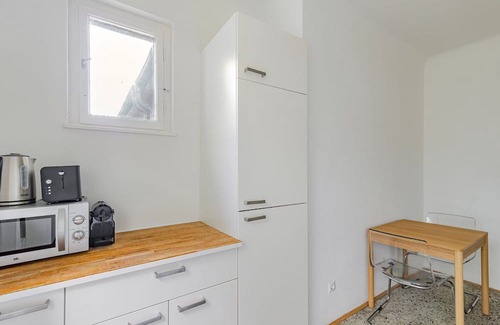 Dobling Apartment | Blueground | Döbling, view, nr Kahlenberg