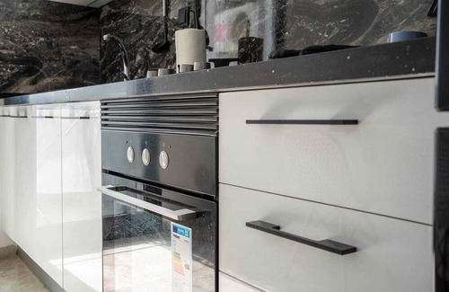 Cite Les Palmeraies Apartment | Bright, modern refuge in Ain Zaghouan