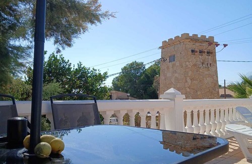 Hoya de los Patos Villa | Spacious family friendly Villa with Terrace and pool to watch the Sun go down
