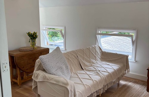 Hampton Wick Apartment | Hampton Wick: 2 Bed 2 Bathroom