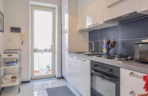 Castellabate Apartment | Apartment 'Polverino' with Mountain View, Private Garden and Wi-Fi