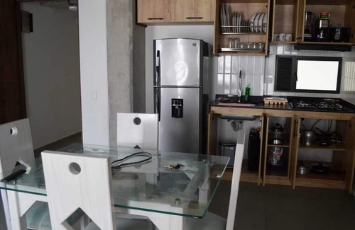 La Estrella Apartment | Escapate a un acogedor y moderno apartamento en el corazon de Santa Rosa.