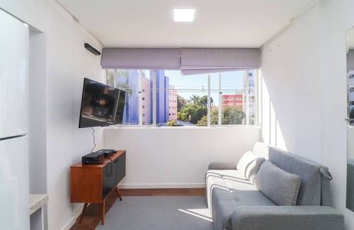 Alto da Gloria Apartment | One-bedroom apartment near Couto Pereira Stadium