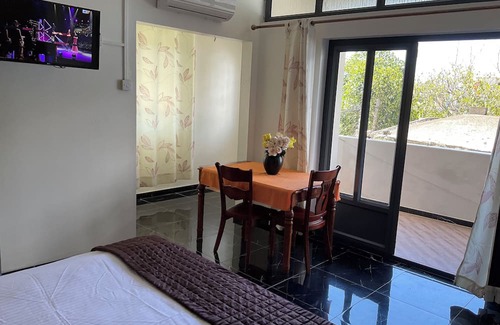 Mahebourg Bed & Breakfast | 5-bedroom bed & breakfast in fantastic Mahebourg with AC