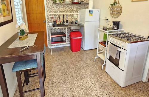 Ceiba Apartment | Sustainable Sanctuary: Sun-Drenched Residence Close to Ferry & Bio-Lagoon
