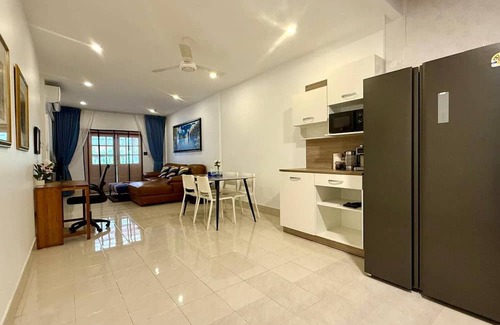 Kathu House | Nice and Cozy Home 2Bedrooms plus 2 Bathrooms near Phuket Town and Water Park