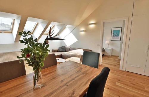 Old Town Apartment | Domillion Penthouse 2bdr 2bath P364a!
