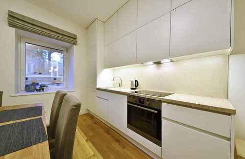 Old Town Apartment | Domillion 3bdr 2baths President Palace park. L419A