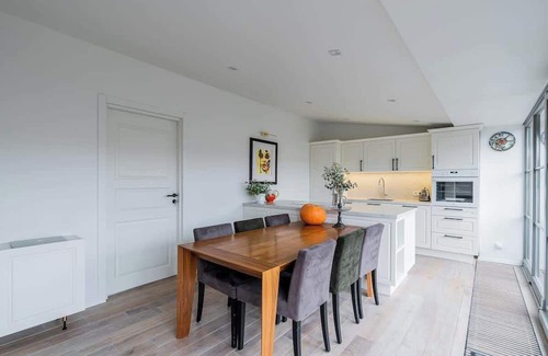 Old Town Apartment | Domillion Amazing 3bdr Penthouse with Terrace MZ28