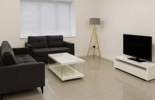 Leavesden House | Flexistay hub at Watford (Double Room with Private Bathroom)