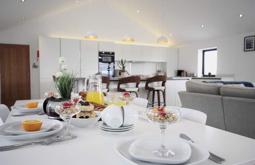 Bodorgan House | Pass the Keys | Luxury Property with Stunning View