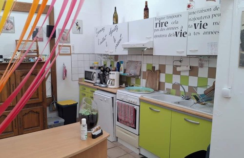 Montbrun-les-Bains Apartment | Room 'Tournesol' with Mountain View, Shared Terrace and Wi-Fi