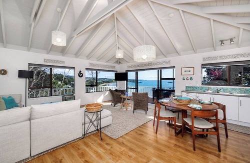Coopers Beach House | Paua Shell - Coopers Beach Holiday Home