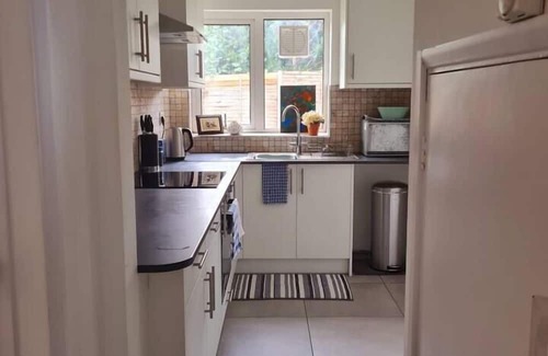Waltham Cross House | The Happy Place, welcome to this cosy home sat in a quite part of Waltham Cross.