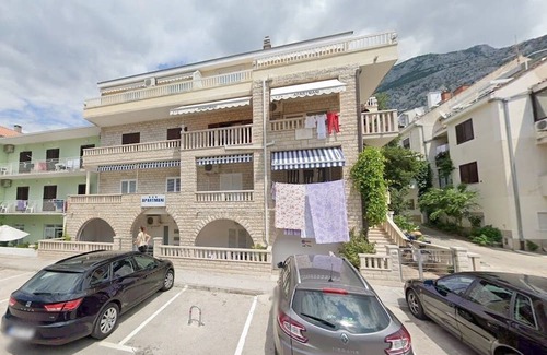Istok Apartment | One bedroom apartment with balcony Makarska (A-20727-d)