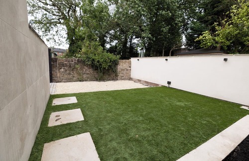 Stockport House | The Oak Dene is a beautifully designed retreat in High Lane that blends sophisticated style with everyday comfort. Finished to an exceptional standard and a calm neutral palette that creates a sense of modern elegance from the moment you walk in.