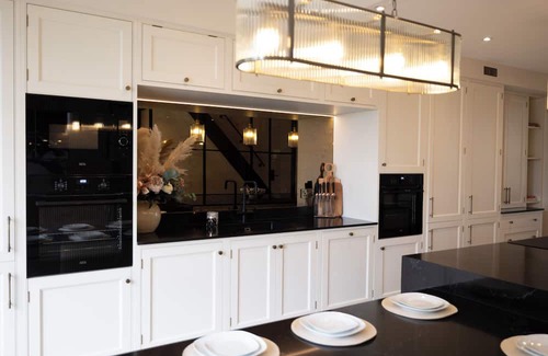 Stockport House | The Oak Dene is a beautifully designed retreat in High Lane that blends sophisticated style with everyday comfort. Finished to an exceptional standard and a calm neutral palette that creates a sense of modern elegance from the moment you walk in.
