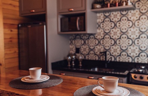 Rancho Queimado Ski Chalet | Romantic Getaway with Jacuzzi and Breakfast in Rancho Queimado