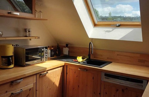 Laubach Apartment | Stylish vacation apartment with barrel sauna in the countryside