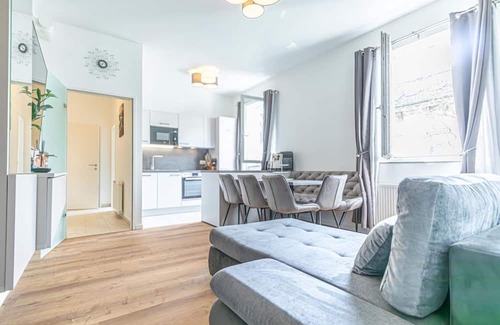 Donaustadt Apartment | Sweet 2BR & 1LR Stylish Apt, Around Donaustadt