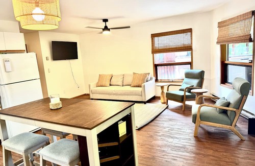 Sicamous Cabin | Family friendly Lakefront resort with boat slip