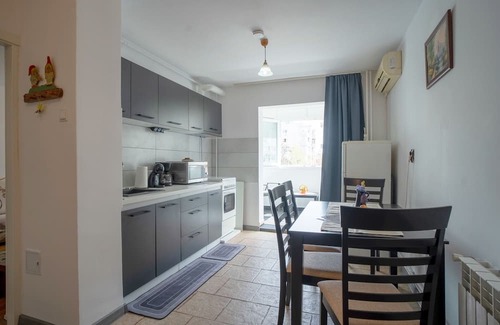 Sector 3 Apartment | Rustic & Spacious 3BR Apartment