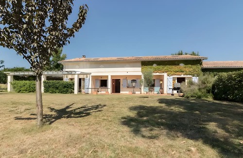 Vignaux House | Holiday Home 'Grand Gîte De Gascogne' with Private Pool, Shared Terrace and Wi-Fi
