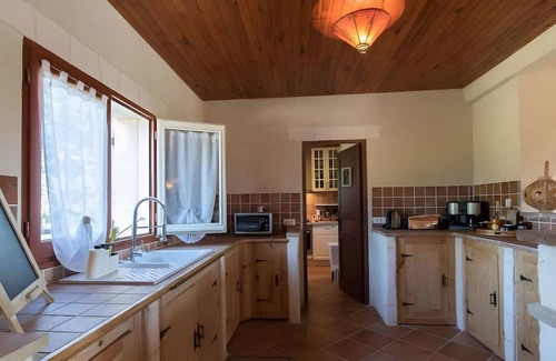 Vignaux House | Holiday Home 'Grand Gîte De Gascogne' with Private Pool, Shared Terrace and Wi-Fi