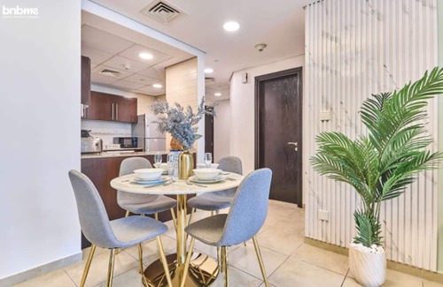 Jumeirah Lake Towers Apartment | bnbme | Luxury JLT Apt w/Pool & Gym, Near Marina