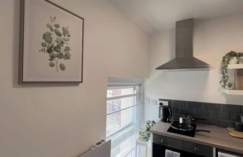 Wolverhampton Apartment | Studio Apartment - 2 Guests