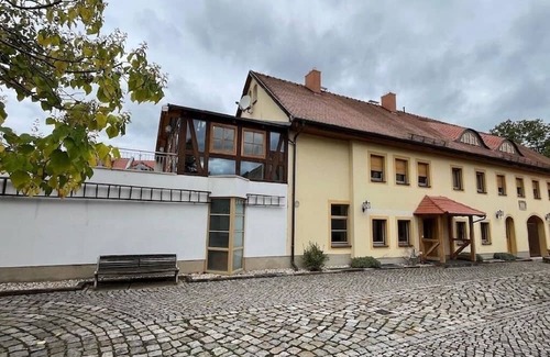 Mickten House | Spacious holiday home in Dresden for up to 12 people with 6 bedrooms