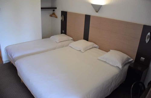Sud Hotel | Pet-friendly Hotel Close to Parc des Collines de Cuques! w/Breakfast & Pool!