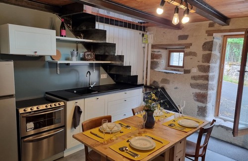 Dienne House | La Loge de Dienne Atypical house with terrace, mountain view and covered parking lot