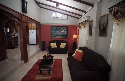 Longdenville House | A Quiet Retreat - 3 bedroom house at Chaguanas
