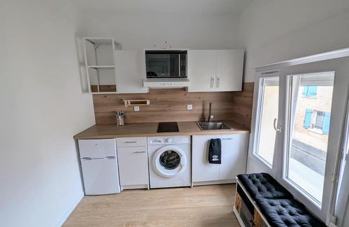 Quincy-Voisins Apartment | Duplex, Sleeps 3 w/Secure Garage, 30min to Disney