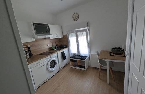 Quincy-Voisins Apartment | Duplex, Sleeps 3 w/Secure Garage, 30min to Disney