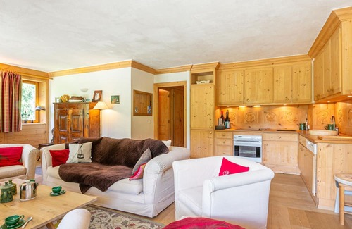 Val-d'Isere Apartment | Luxurious Chalet-Style Apartment, South-Facing Terrace, Ski-In/Ski-Out, Val-d'Isère
