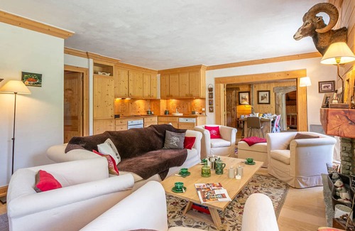 Val-d'Isere Apartment | Luxurious Chalet-Style Apartment, South-Facing Terrace, Ski-In/Ski-Out, Val-d'Isère