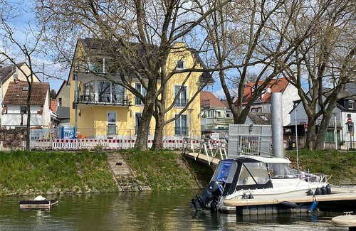 Schierstein House | Historisches Fischerhaus Direkt am Hafen Wasserfront! Mediterranes Lebensgefühl